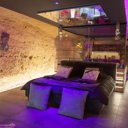 Love hotel Les Secrets 5*
